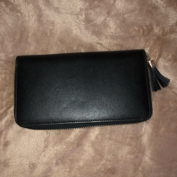 Saks Off Fifth Wallets 1